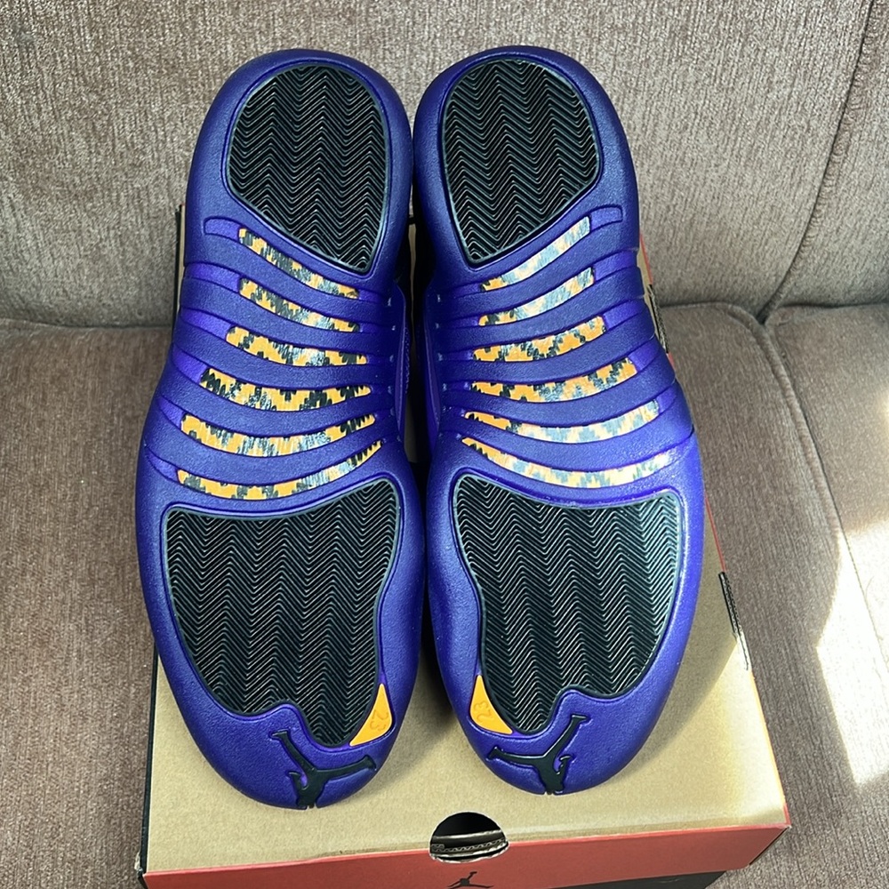Jordan AJ12 Retro Black/Field Purple CT8013-057 - Picture 4 of 7